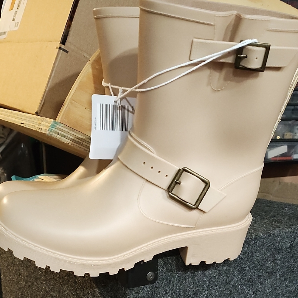 Serra Beige Short Rain Boots with Buckle